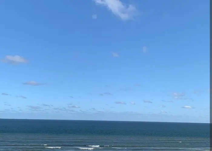 Brisa Do Mar,Com Ar Condicionado Wi-Fi Net Flix, Globo Play A 50 Metros Da Praia Do Ocian 1 Dormitorio Hospeda Ate 6 Pessoas Nao Fornecemos Roupas De Cama E Banho Com 1 Vaga De Garagem