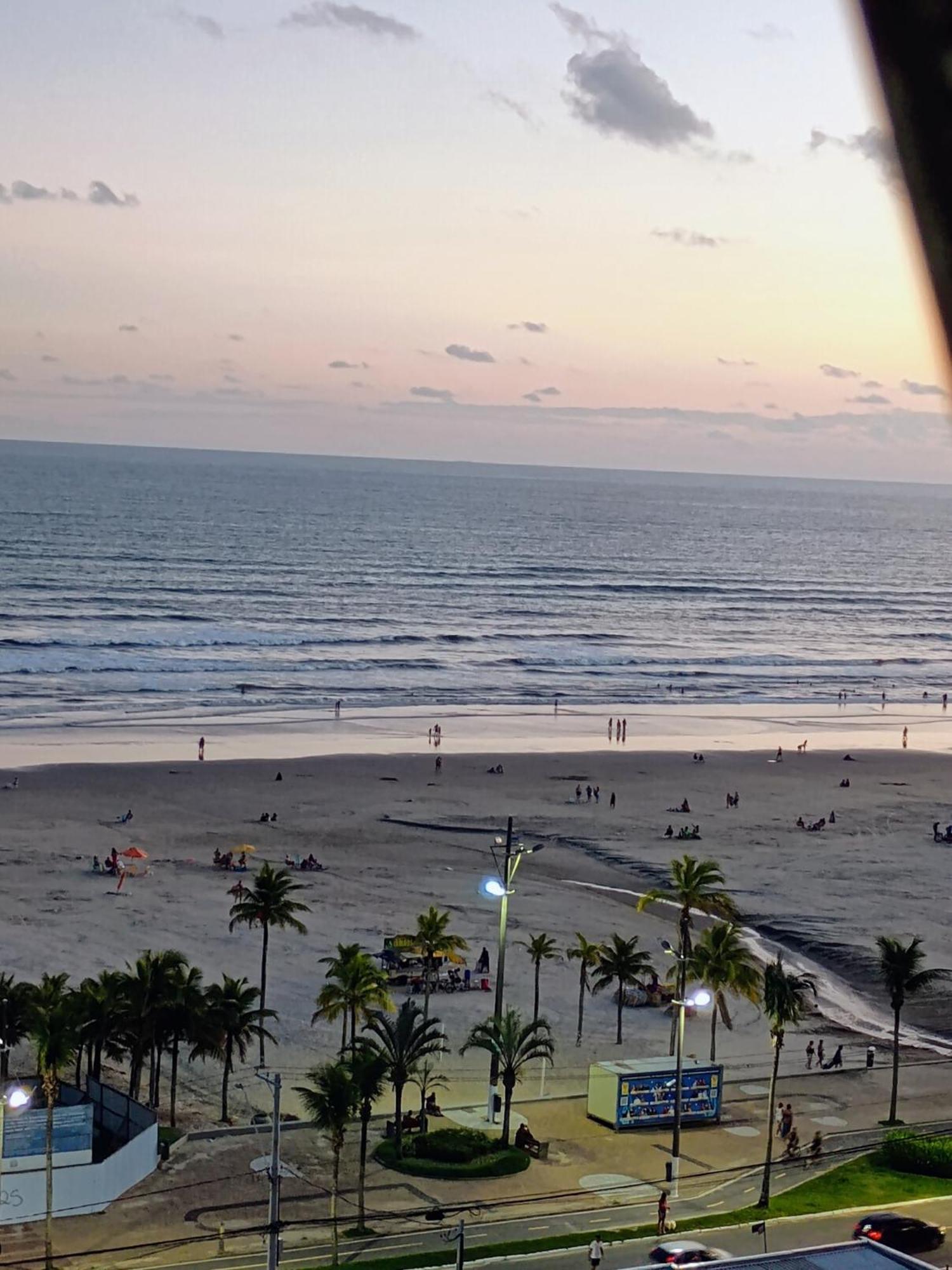 Brisa Do Mar,com Ar Condicionado Wi-fi Net Flix, Globo Play A 50 Metros Da Do Ocian 1 Hospeda Ate 6 Pessoas Nao Fornecemos Roupas De Cama E Banho Com 1 Vaga De Garagem Apartamento