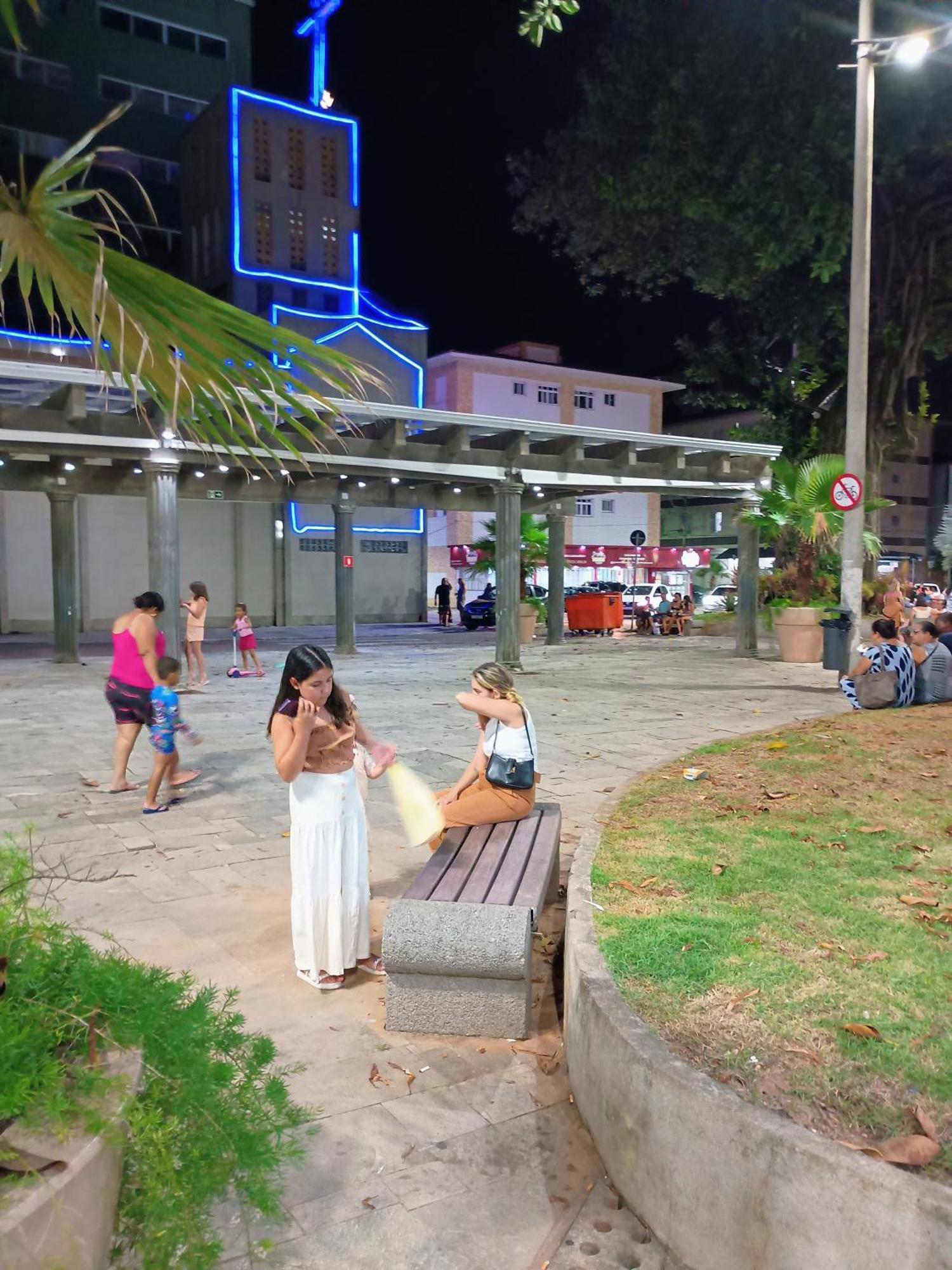 Brisa Do Mar,com Ar Condicionado Wi-fi Net Flix, Globo Play A 50 Metros Da Do Ocian 1 Hospeda Ate 6 Pessoas Nao Fornecemos Roupas De Cama E Banho Com 1 Vaga De Garagem * Praia Grande (Santos)