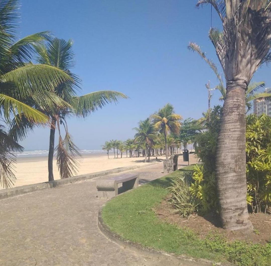 Apartamento Brisa Do Mar,com Ar Condicionado Wi-fi Net Flix, Globo Play A 50 Metros Da Do Ocian 1 Hospeda Ate 6 Pessoas Nao Fornecemos Roupas De Cama E Banho Com 1 Vaga De Garagem