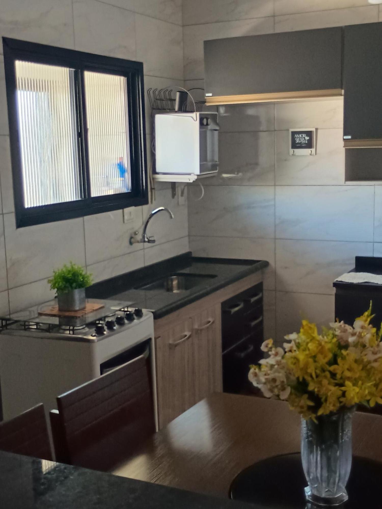 Brisa Do Mar,com Ar Condicionado Wi-fi Net Flix, Globo Play A 50 Metros Da Do Ocian 1 Hospeda Ate 6 Pessoas Nao Fornecemos Roupas De Cama E Banho Com 1 Vaga De Garagem Apartamento