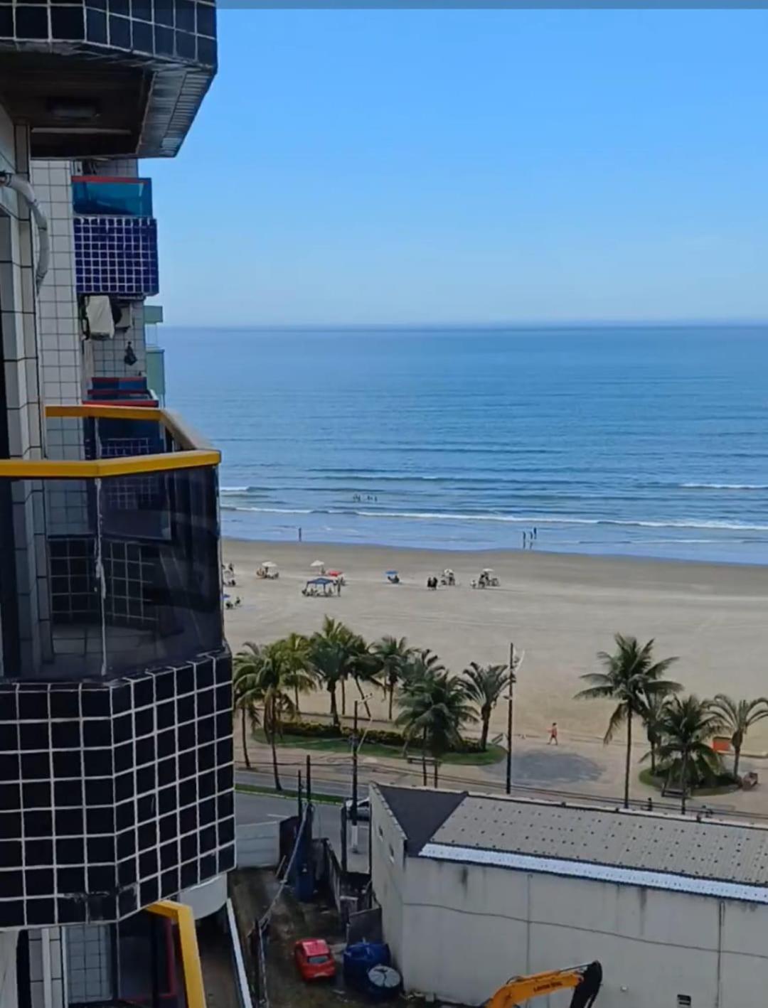 Brisa Do Mar,com Ar Condicionado Wi-fi Net Flix, Globo Play A 50 Metros Da Do Ocian 1 Hospeda Ate 6 Pessoas Nao Fornecemos Roupas De Cama E Banho Com 1 Vaga De Garagem *